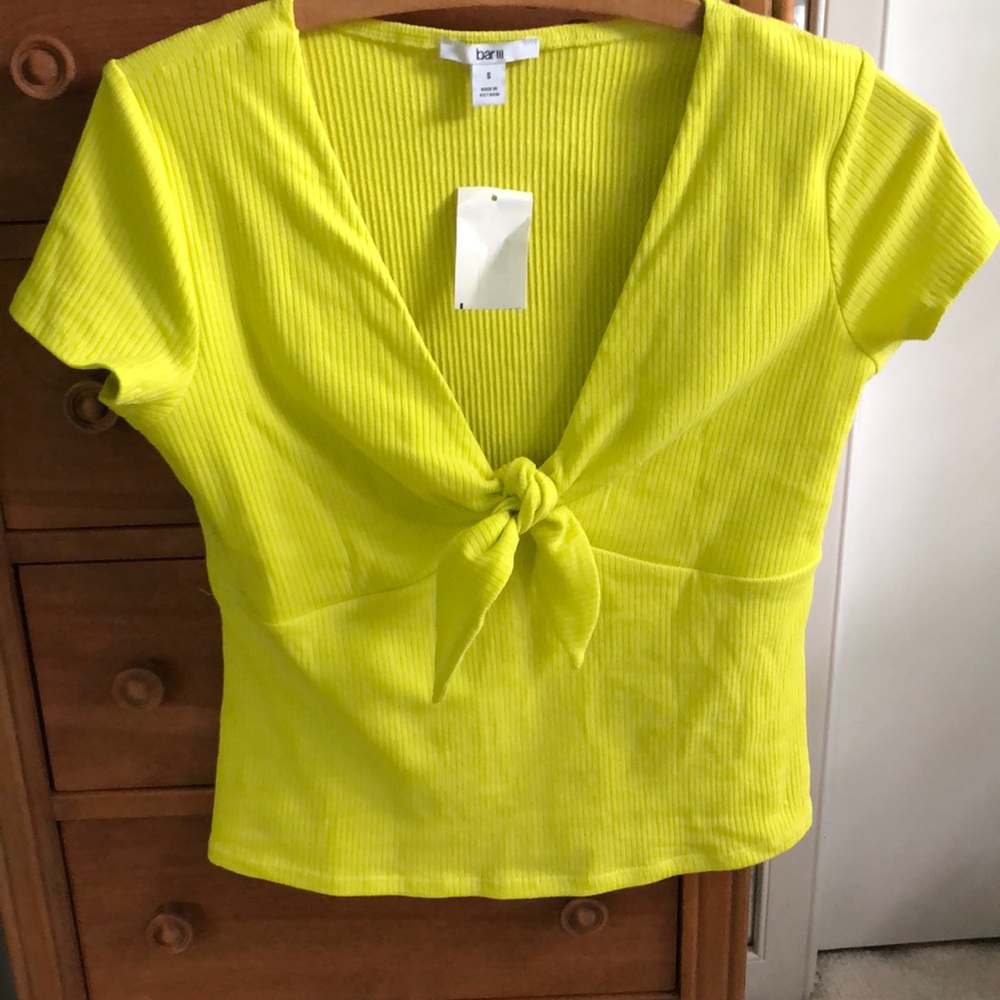 BarIII ELECTRIC CITRON ribbed v neck tie front top